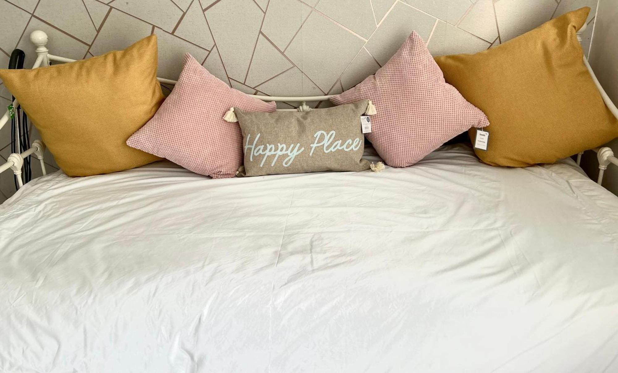Happy Place With Kitchenette- Female Only Лондон Екстер'єр фото